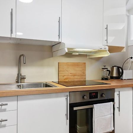 New! Modern City Apt: Central W/ Private Entrence Bergen Exterior photo